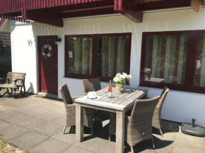  Cosy Holiday Home with Balcony Garden Table Tennis Table  Kemmerode